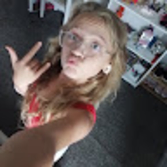 Meet your Posher, Jazmyn - Picture 1 of 1